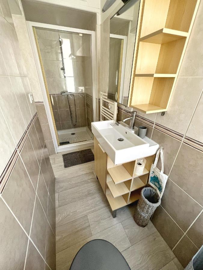 Les Pieds Dans L'Eau - Appartement Vue Mer Шатлайон-Плаж Екстер'єр фото